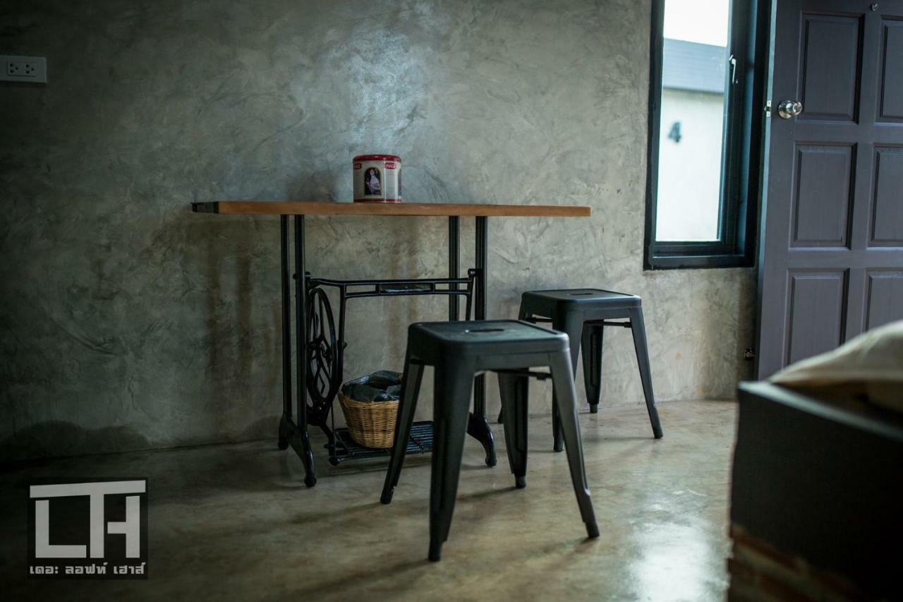 The Loft House Sakaeo Hotel Watthana Nakhon Exterior photo