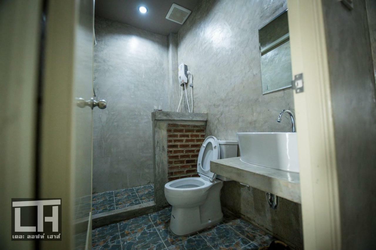 The Loft House Sakaeo Hotel Watthana Nakhon Exterior photo